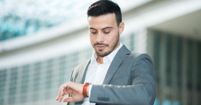 The Psychology of the Wristwatch: Why Analog Intentionality Trumps the Smartphone Scroll
